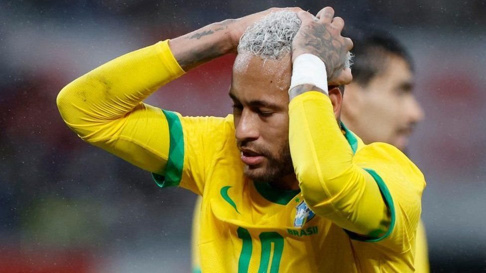 نيمار: النجم البرازيلي قد يواجه عقوبة السجن بتهمة الاحتيال قبل شهر من انطلاق كأس العالم