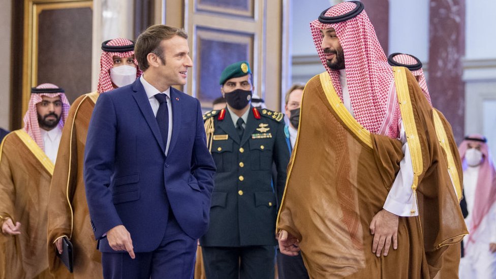 محمد بن سلمان: زيارة ولي العهد السعودي المترفة لماكرون تثير غضبا