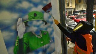 "الاحتفاء بمضطهدينا لا يساعدنا" - الإندبندنت