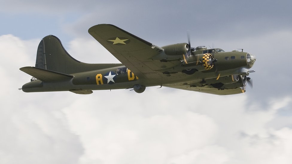 127620943 boeingb17 H428La