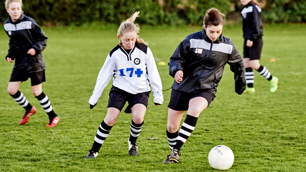127651383 womens football getty oa2lPT