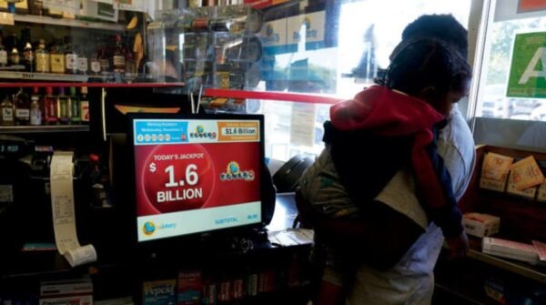 1.6 مليار دولار جائزة اليانصيب الأميركية… والفائز غائب 1 1.6 مليار دولار جائزة اليانصيب الأميركية… والفائز غائب