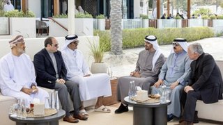 حضر السيسي وغاب محمد بن سلمان: تساؤلات حول القمة التشاورية الخليجية وغياب السعودية والكويت