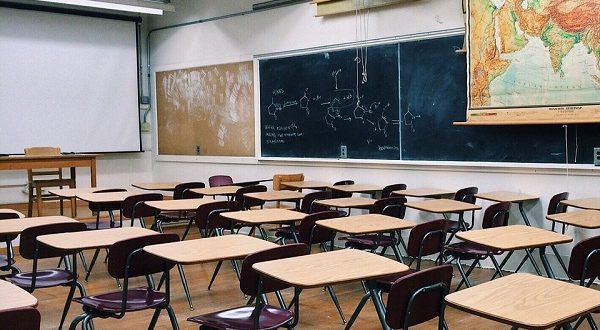 لجنة متعاقدي الاساسي الرسمي اكدت الاستمرار في الاضراب حتى تحصيل الحقوق