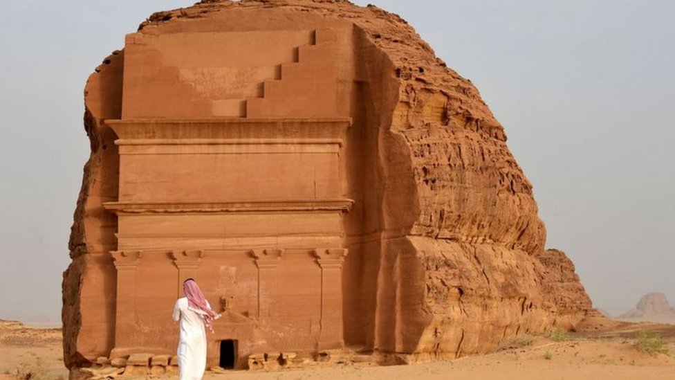 السياحة في السعودية: هل تنجح المملكة في تغيير صورتها وجذب السائحين الأجانب؟-فاينانشال تايمز