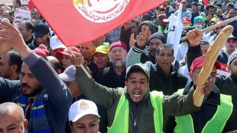 إيستر لينتش تدعو الرئيس التونسي قيس سعيد إلى التوقف عن "استهداف الحركة النقابية"