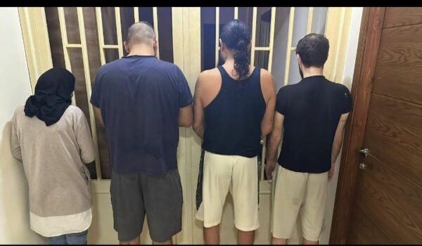 بالفيديو والصور: إحباط عملية بيع فتاة قاصر من قبل والدتها وزوجها للعمل في مجال الدّعارة