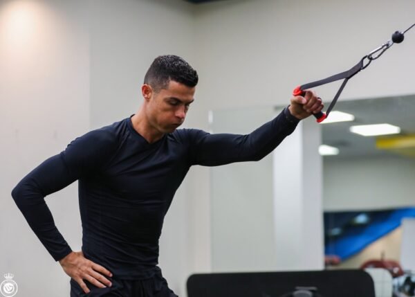 رغم الرفاهية الفائقة.. رونالدو حزين ولم يتكيف مع أجواء السعودية