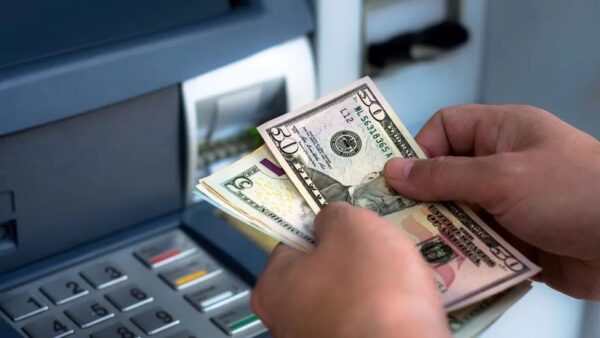 لا حلحلة لموضوع "صيرفة" على تسعيرة الشهر الماضي لموظفي القطاع العام
