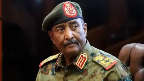 عبد الفتاح البرهان يتعهد بإدراج الجيش تحت قيادة حكومة مدنية جديدة في السودان