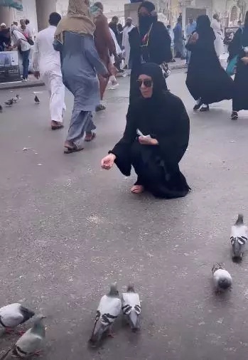 “بالحجاب”.. أول ظهور لـ“ريم البارودي” بعد وفاة والدها