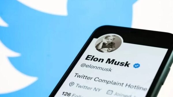 تويتر: أكثر من حساب لهيلاري كلينتون وحكومة نيويورك بعد فقدان العلامة الزرقاء