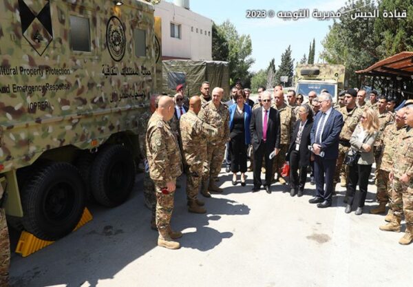 بالصور: افتتاح مركز تدريب حماية الممتلكات الثقافية والاستجابة للطوارئ برعاية العماد قائد الجيش 3 بالصور: افتتاح مركز تدريب حماية الممتلكات الثقافية والاستجابة للطوارئ برعاية العماد قائد الجيش