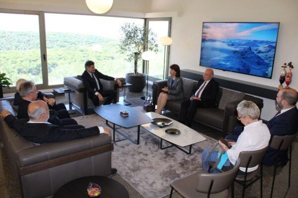 بالصور: توقيع إتفاقية تعاون بين جامعة البلمند والجمعية الخيرية اليونانية في بيروت