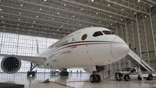 المكسيك تتخلص من طائرة رئاسية مهملة عن طريق بيعها لطاجيكستان 