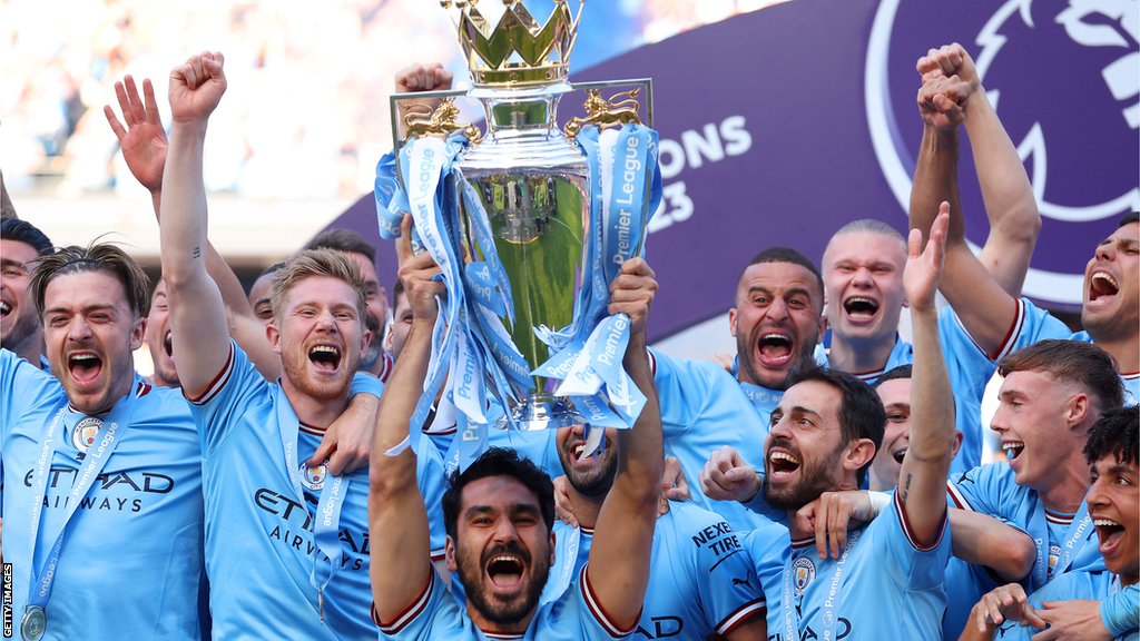 غوارديولا يقول إن مانشستر سيتي يجب أن يفوز بدوري أبطال أوروبا "ليكون مثل مانشستر يونايتد أو ليفربول"