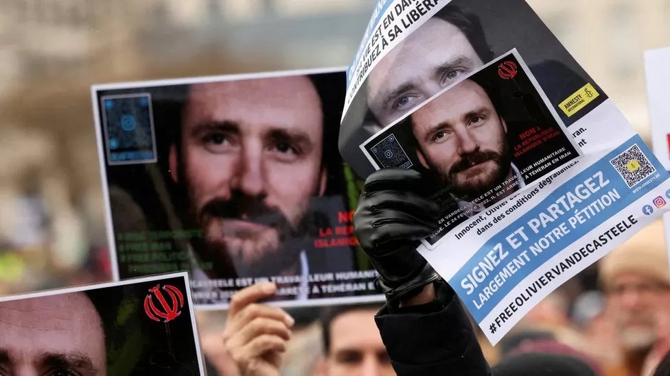 طهران تفرج عن موظف إغاثة بلجيكي كان محتجزا لديها