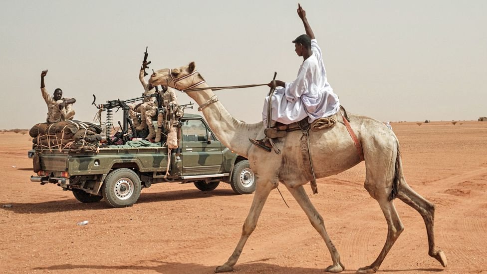 اشتباكات السودان: معارك وغارات جوية رغم دخول الهدنة حيز التنفيذ