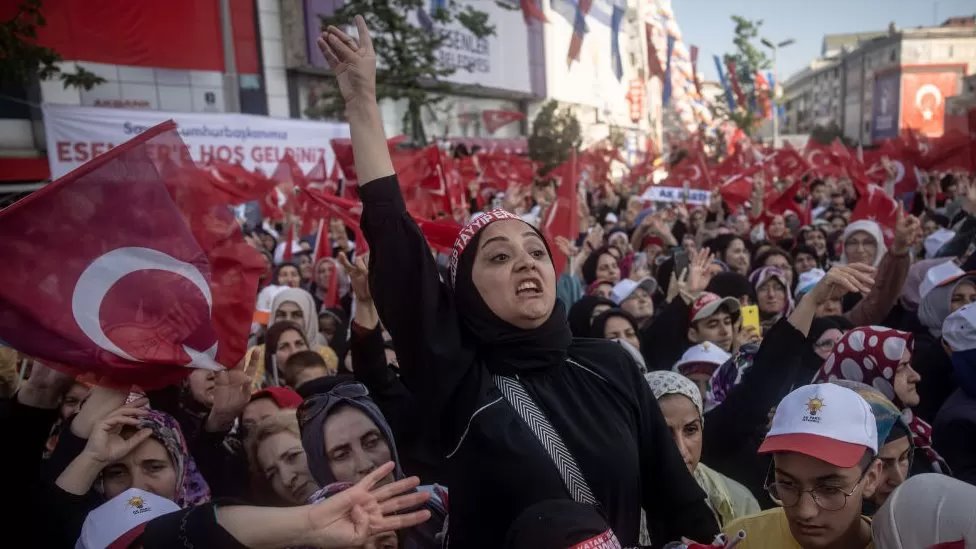 الانتخابات التركية 2023: احتدام المنافسة بين أردوغان وكليجدار أوغلو قبيل جولة الإعادة