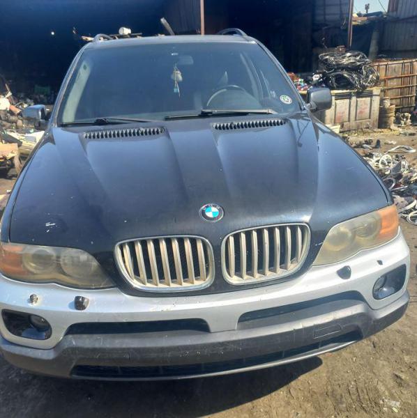 بالصور: توقيف سارق كابلات بالجرم المشهود اثناء نقله الأسلاك بسيارة BMW X5 بغية بيعها