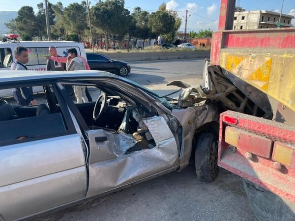 بالصور: اربعة جرحى اثر حادث سير في السفري