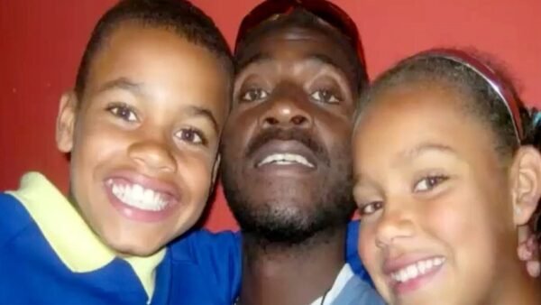 'ما زلت أتحدث إلى شقيقي رغم أنه قتل أبانا'