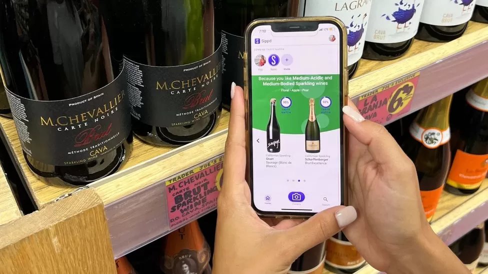 الذكاء الاصطناعي: هل يمكن أن يختار لك زجاجة نبيذ؟