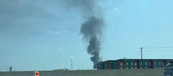 بالفيديو: حريق كبير في كانساس سيتي بولاية ميزوري الأميركية