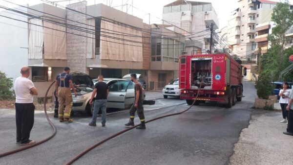 حريق داخل سيارة في بصاليم