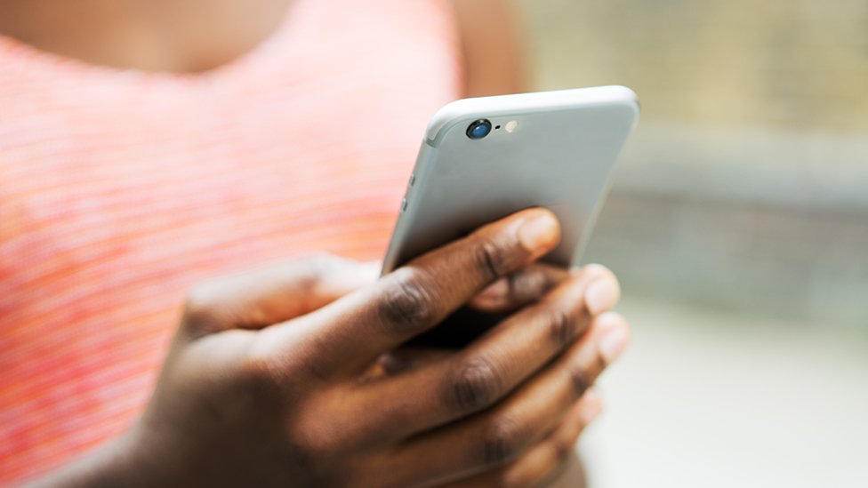 التشفير: هل يجب على شركات التكنولوجيا الكبيرة قراءة رسائل عملائها؟