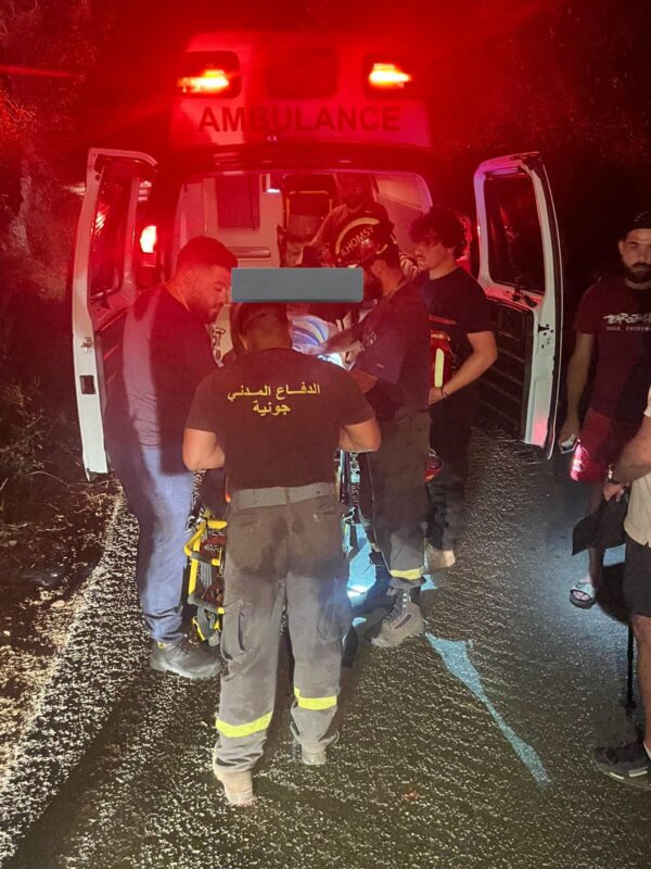 بالصور: انقاذ مواطن جراء سقوطه عند شلال يحشوش 4 بالصور: انقاذ مواطن جراء سقوطه عند شلال يحشوش