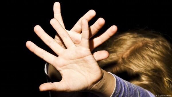 أمن الدولة توقف متـحــرّشاً حاول اغــتــصاب طـٰفــلة