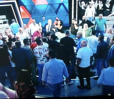 بالفيديو: اشكال بين ⁧ وهاب‬⁩ وابو فاضل‬⁩ وبرنامج صار الوقت يتحول الى حلبة مصارعة
