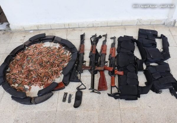 دهم منازل وملاحقة وتوقيف مواطنين على أثر إشكال وإطلاق نار في طرابلس