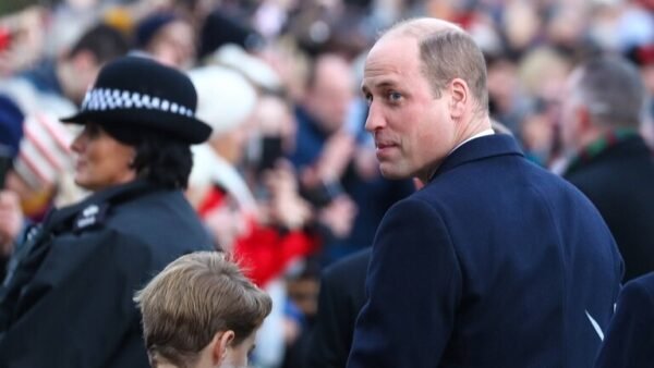 بالفيديو.. الأمير وليام يقدم شطائر صديقة للبيئة على عربة "برغر" جنوب لندن