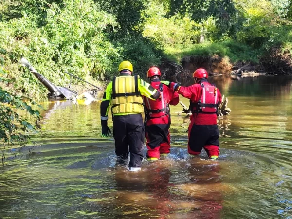Update: Helicopter Crashes Into New Jersey Lake (video)