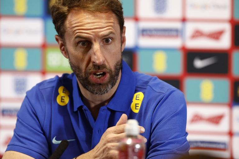 الدوري الانجليزي: ثلث المشجعين تعرضوا للإساءة على الانترنت