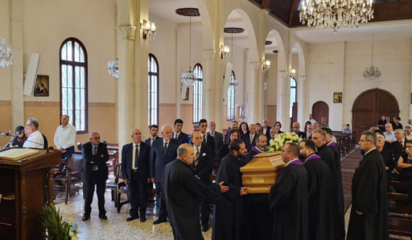 العمار ترأس جنازة الخوري كسرواني في كاتدرائية صيدا