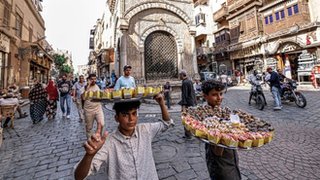 الزيادة السكانية في مصر: هل تتحمل وحدها مسؤولية الأزمات الاقتصادية المتكررة؟
