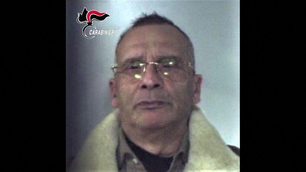 وفاة زعيم المافيا الإيطالية ماتيو دينارو الذي ظل هاربا على مدى 30 عاما