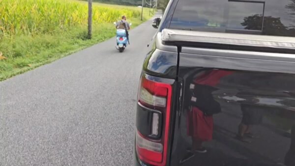 Video: Armed on a scooter patrolling looking for Danelo Cavalcante in hopes of getting the 25k prize