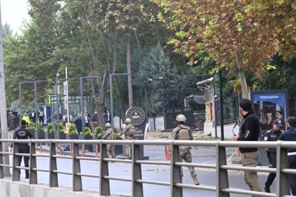 تفاصيل الهجوم بالقنابل على وزارة الداخلية في ⁧‫أنقرة‬⁩