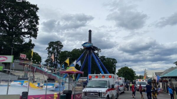 VIDEO: Portland, Oregon firefighters rescued around 30 people trapped upside down on a ride at Oaks Park 3 VIDEO: Portland, Oregon firefighters rescued around 30 people trapped upside down on a ride at Oaks Park