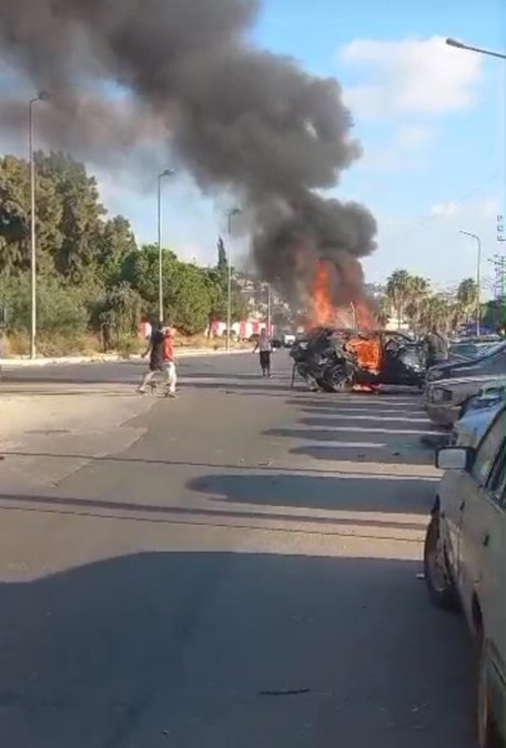 بالفيديو: غارة في صيدا استهدفت مسؤولَين في حركة حماس