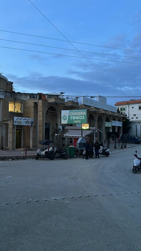 إصابة مواطنين من شقرا وبليدا وعيترون بإطلاق نار خلال دخولهم بلداتهم