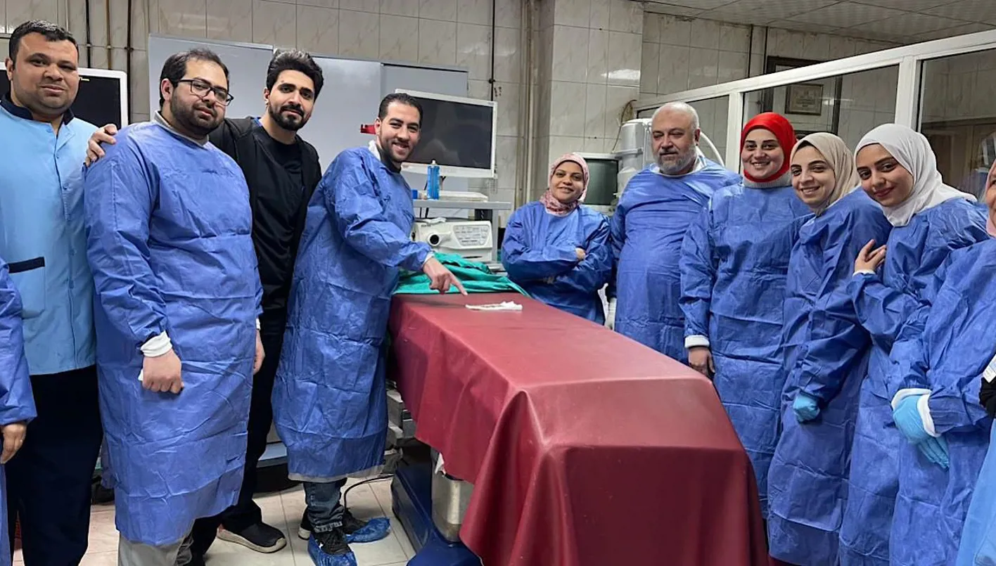 استخراج 13 عملة معدنية من معدة طفل في مصر