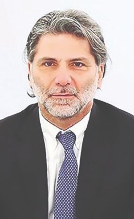 النائب نزيه متى