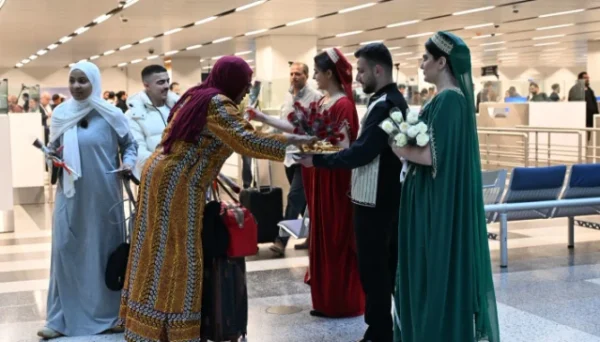 طائرة إماراتية ثانية