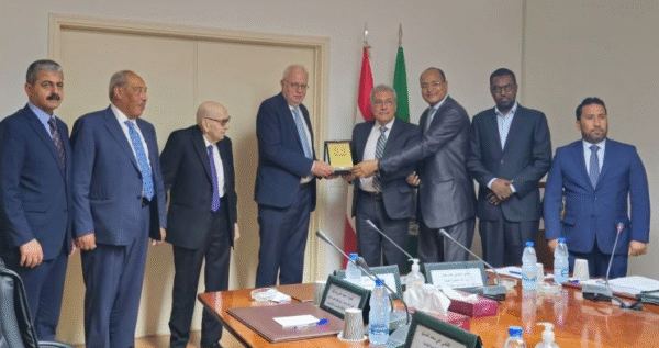 هنري خوري يستعرض إنجاز تخصيص أرض للمركز العربي في لبنان 3 هنري خوري