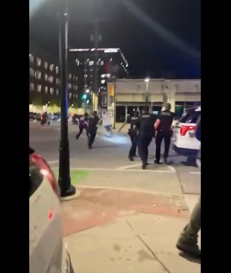 Officer-involved shooting in Tulsa, Oklahoma leaves one dead, at least five injured by gunshots 1 Officer-involved shooting in Tulsa, Oklahoma leaves one dead, at least five injured by gunshots